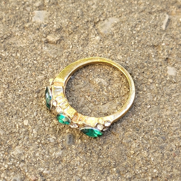 Gold Toned Gemstone Ring - Picture 5 of 6